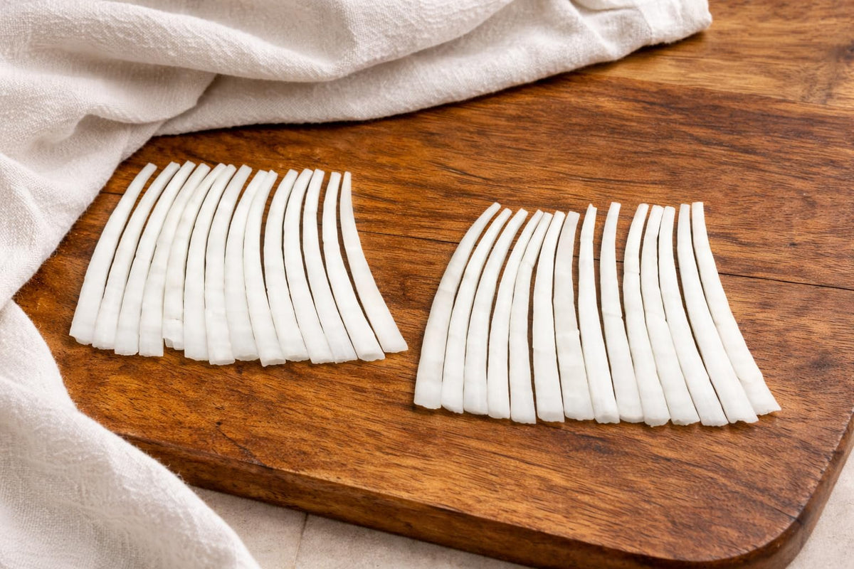 2.2 lbs (1 kg) Smooth Dentalium Shells (1.75–2 Inches) Approx 1080 Pieces – Natural White Dentalium Shells for Beading, Jewelry Making, Native Regalia & Craft.