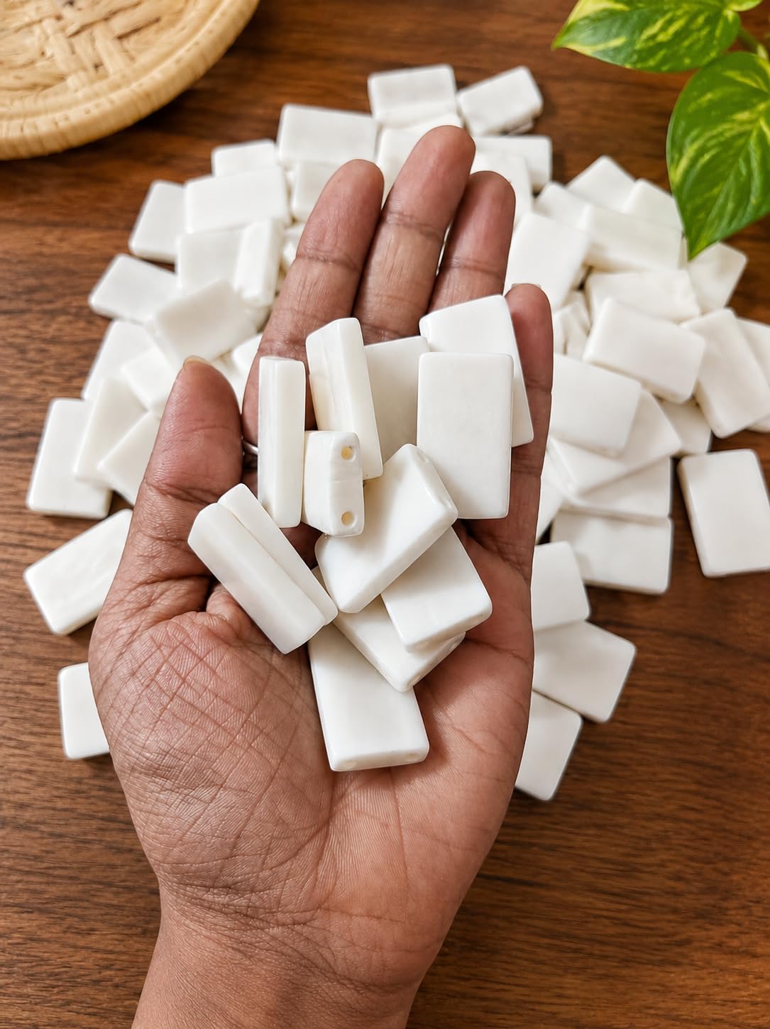 1 Inch Natural White Bone Beads – 100 Pieces Double-Sided 2-Hole Rectangle Shell Beads for Jewelry Making, DIY Necklaces, Bracelets, Earrings, Crafts & Beading Supplies.